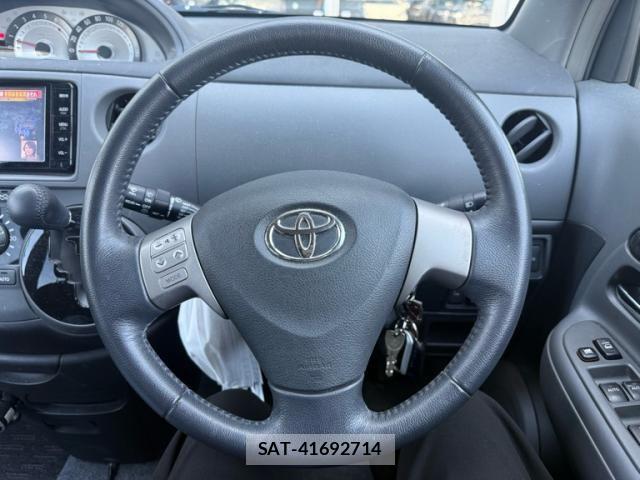 Toyota SIENTA 2015-02 8372182-14