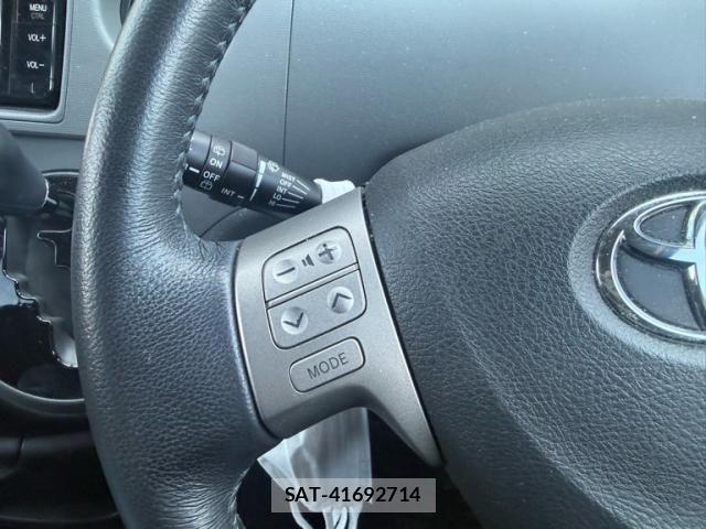 Toyota SIENTA 2015-02 8372182-15