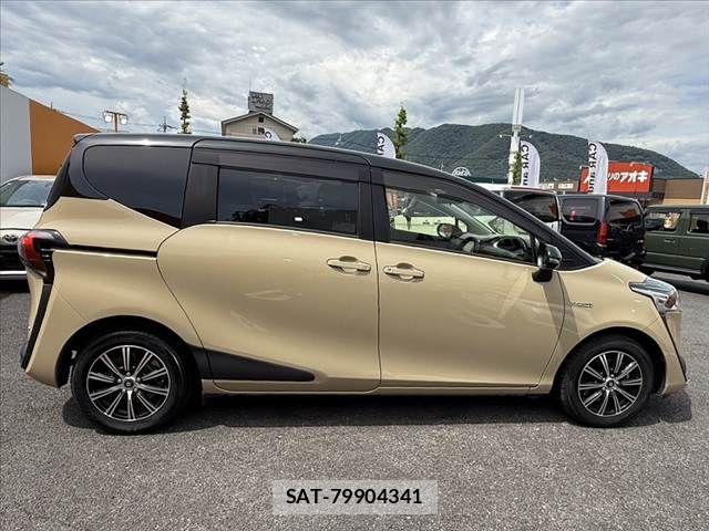 Toyota SIENTA 2019-03 8372180-11