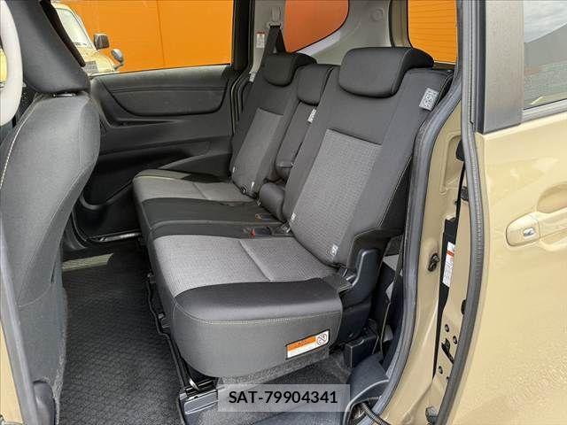 Toyota SIENTA 2019-03 8372180-17
