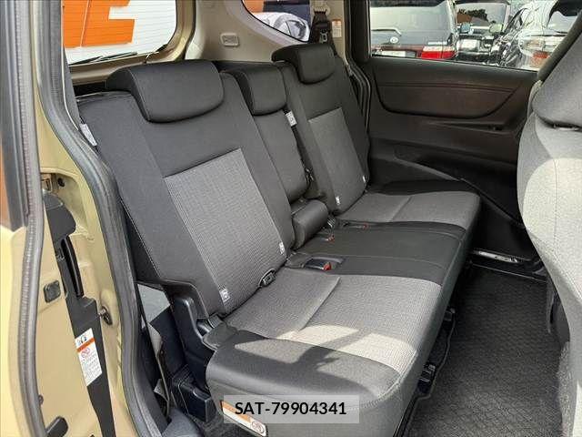 Toyota SIENTA 2019-03 8372180-19