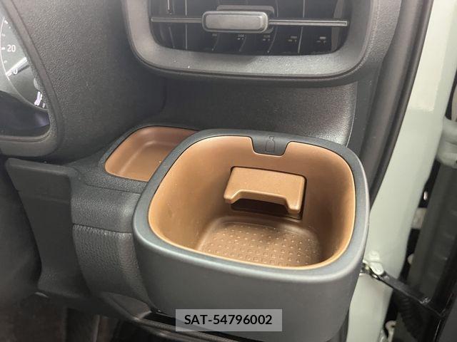 Toyota SIENTA 2023-12 8414952-23