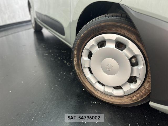 Toyota SIENTA 2023-12 8414952-26