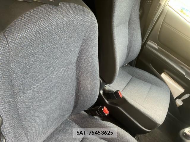 Toyota SIENTA 2018-06 8414960-9
