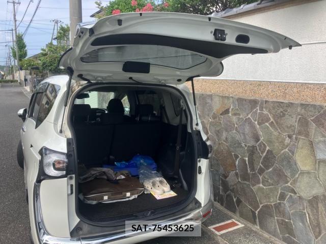 Toyota SIENTA 2018-06 8414960-11