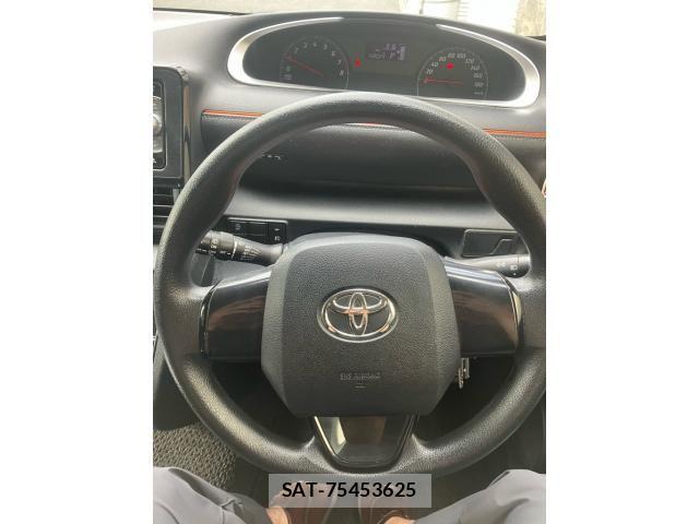 Toyota SIENTA 2018-06 8414960-12