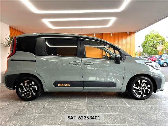 Toyota SIENTA 2022-12 8414948-11