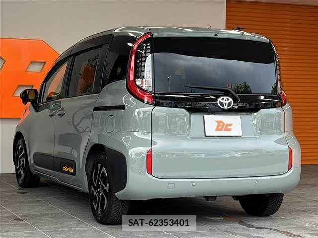 Toyota SIENTA 2022-12 8414948-12