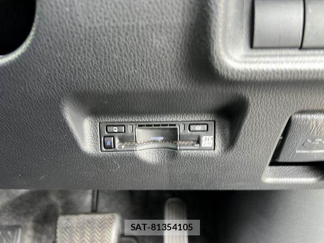 Toyota SIENTA 2023-06 8414950-15