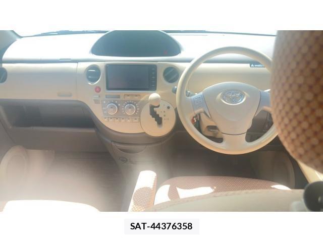 Toyota SIENTA 2015-03 8414963-12