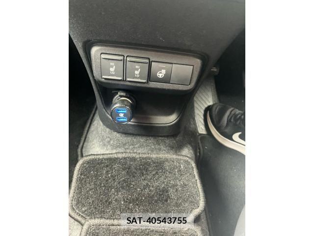 Toyota SIENTA 2023-10 8438505-26
