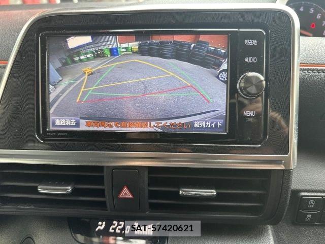 Toyota SIENTA 2018-05 8438884-25
