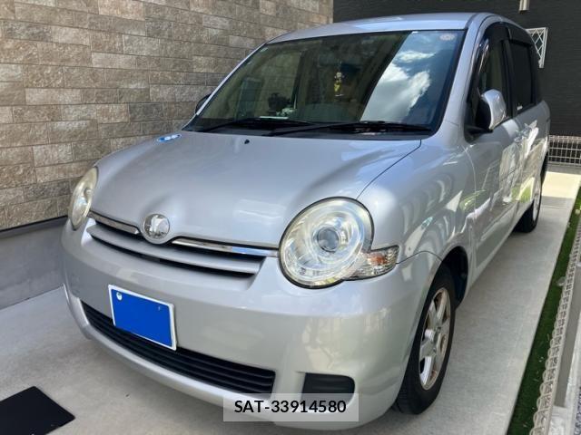 Toyota SIENTA 2014-08 8458419-1