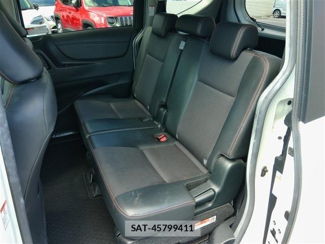 Toyota SIENTA 2018-02 8458408-14