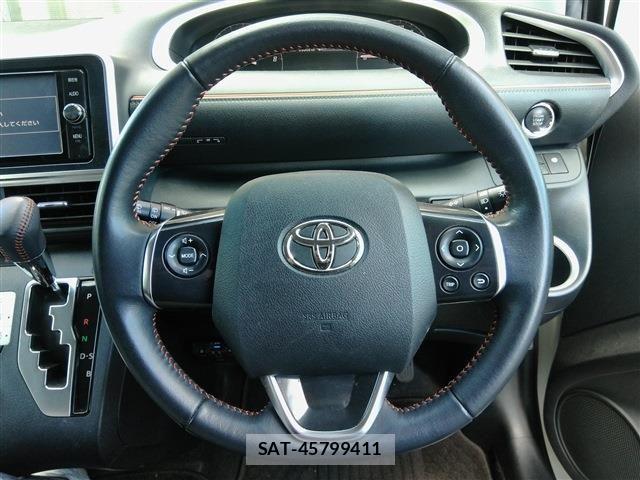 Toyota SIENTA 2018-02 8458408-21