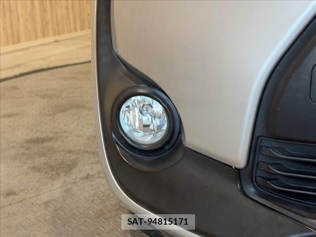 Toyota SIENTA 2016-06 8486082-25