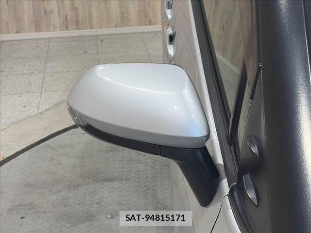 Toyota SIENTA 2016-06 8486082-27