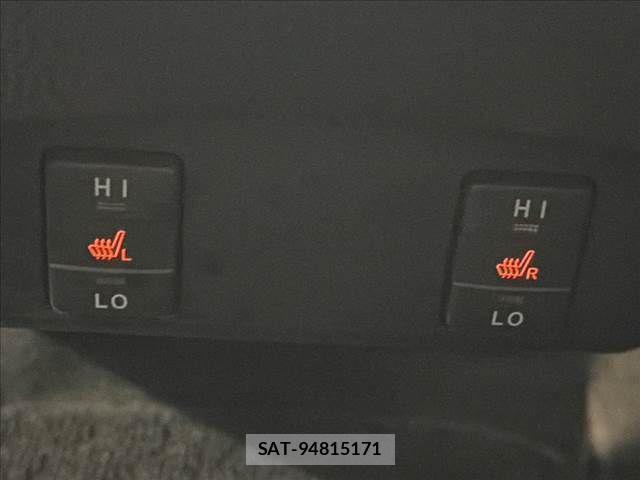 Toyota SIENTA 2016-06 8486082-6