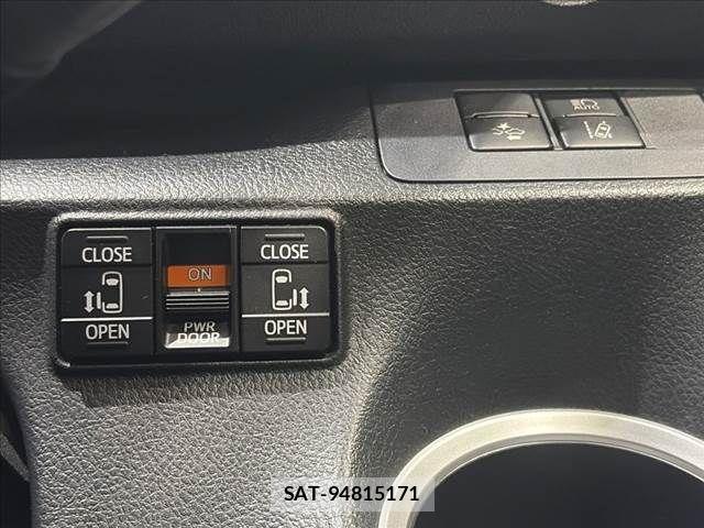 Toyota SIENTA 2016-06 8486082-7