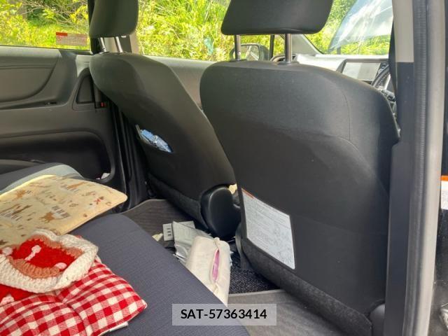 Toyota SIENTA 2018-03 8527358-16