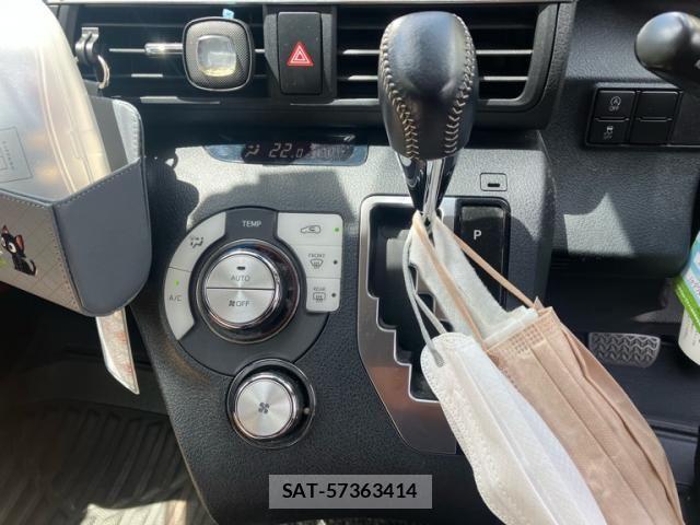 Toyota SIENTA 2018-03 8527358-26