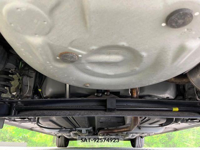 Toyota SIENTA 2016-06 8527342-18