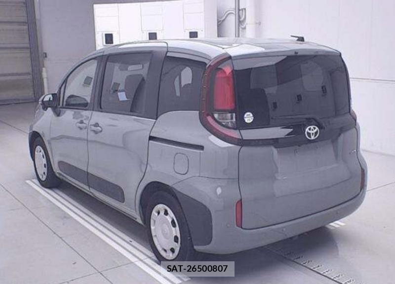 Toyota SIENTA 2024-12 8530399-1