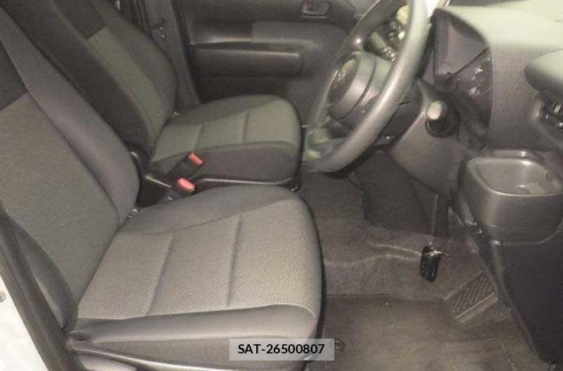Toyota SIENTA 2024-12 8530399-3