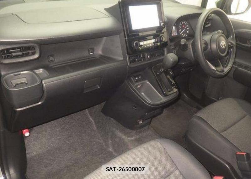 Toyota SIENTA 2024-12 8530399-4