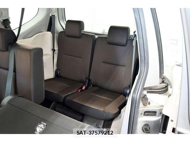 Toyota SIENTA 2021-06 8527337-12