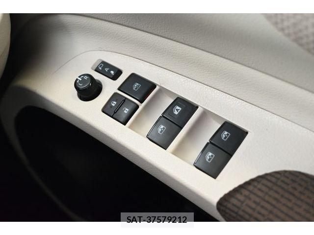 Toyota SIENTA 2021-06 8527337-15