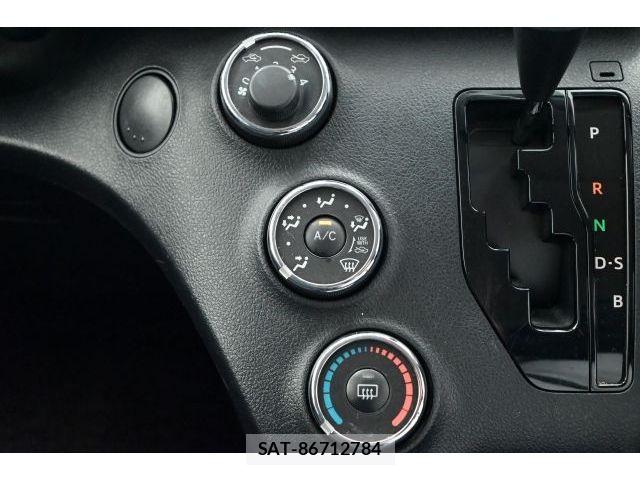 Toyota SIENTA 2017-10 8527361-23