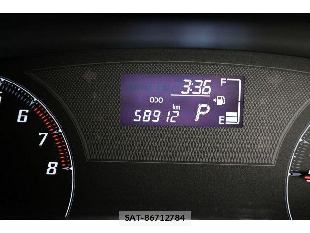 Toyota SIENTA 2017-10 8527361-26