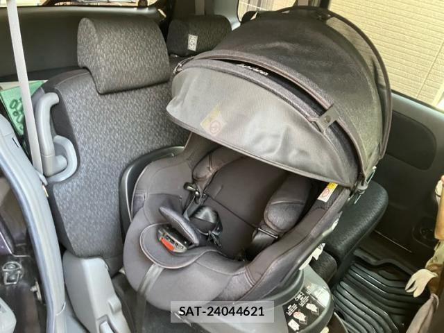 Toyota SIENTA 2014-11 8527362-9