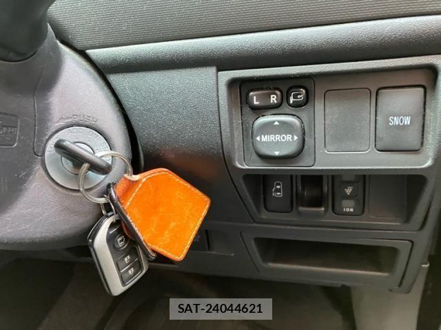 Toyota SIENTA 2014-11 8527362-12