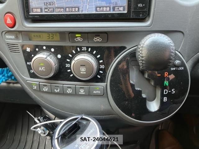 Toyota SIENTA 2014-11 8527362-13