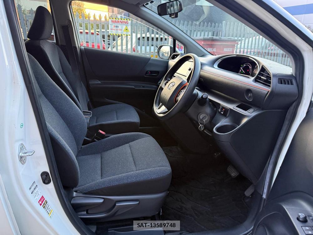 Toyota SIENTA 2016-11 1297071-10