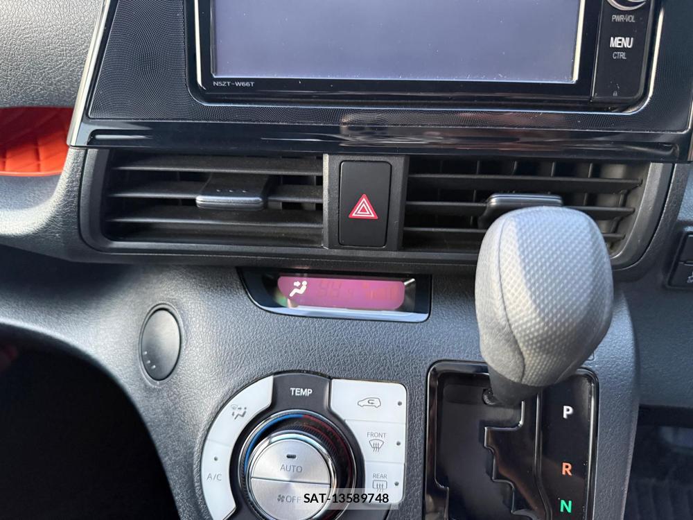 Toyota SIENTA 2016-11 1297071-21