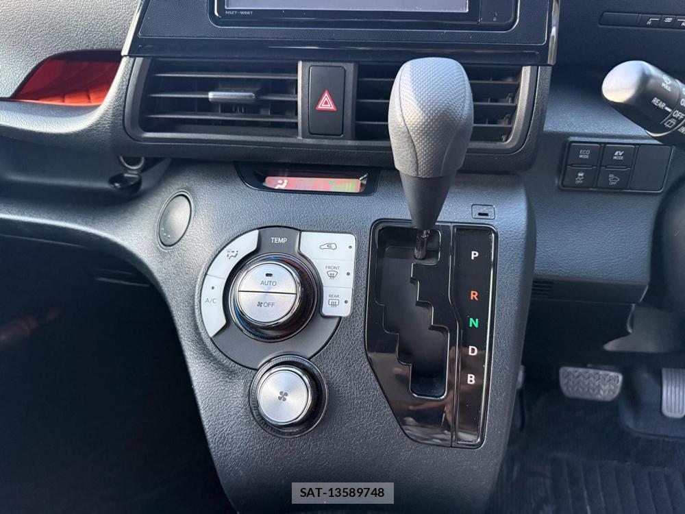Toyota SIENTA 2016-11 1297071-22