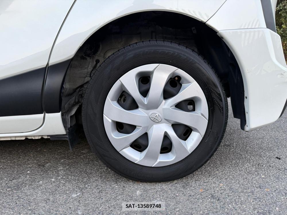 Toyota SIENTA 2016-11 1297071-37