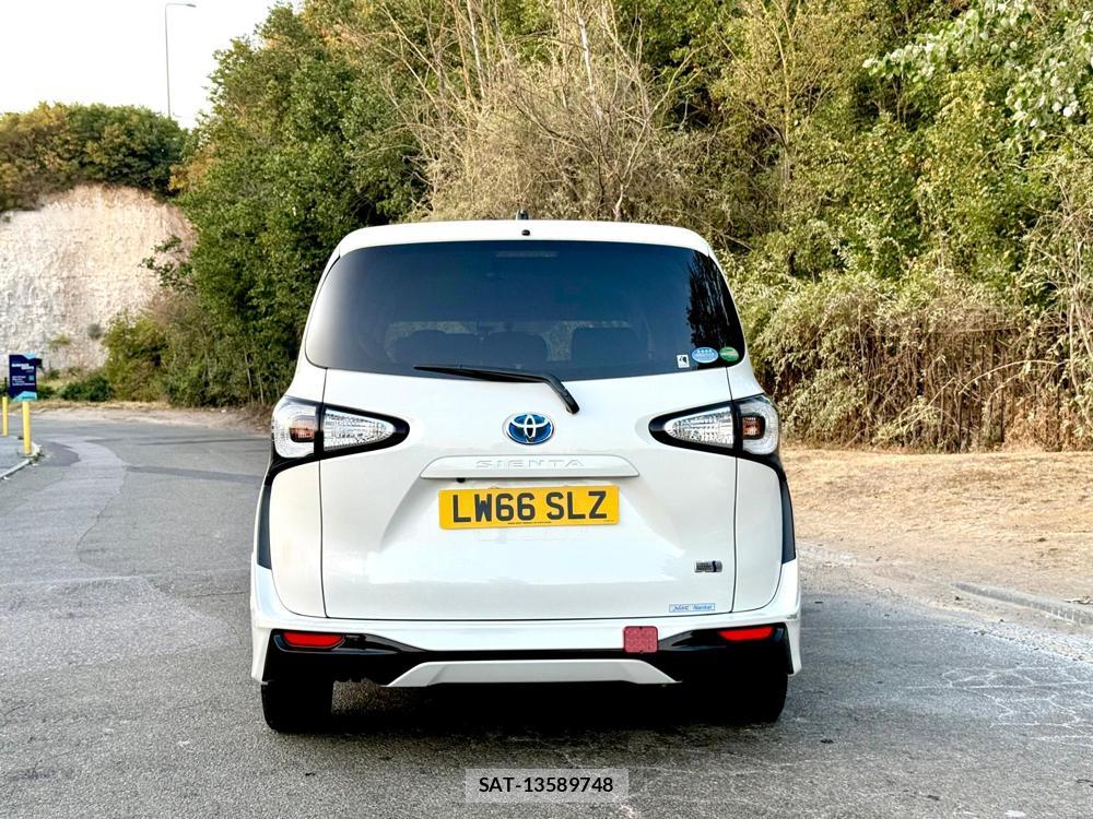 Toyota SIENTA 2016-11 1297071-3