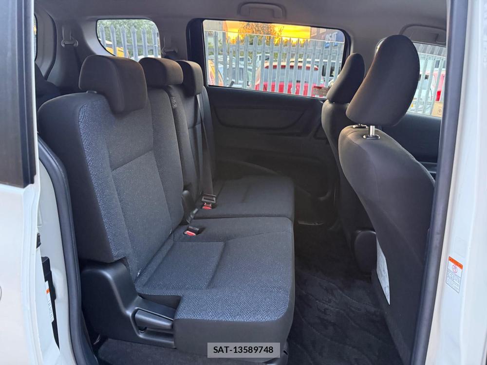 Toyota SIENTA 2016-11 1297071-7