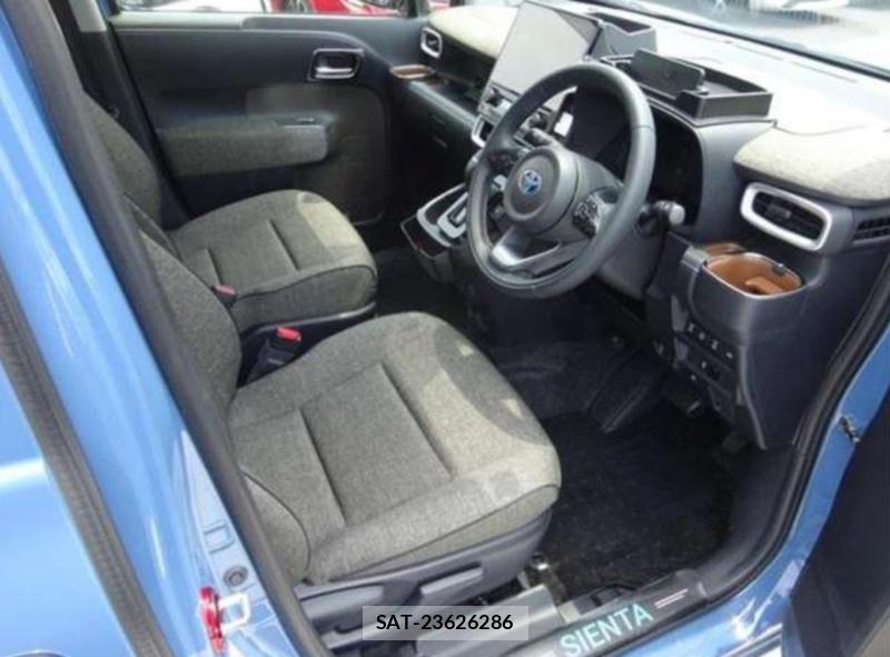 Toyota SIENTA 2024-12 8530563-4
