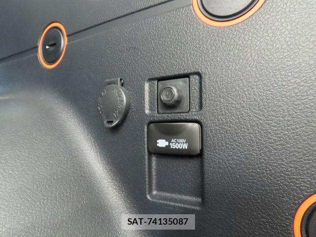 Toyota SIENTA 2022-02 8563536-23