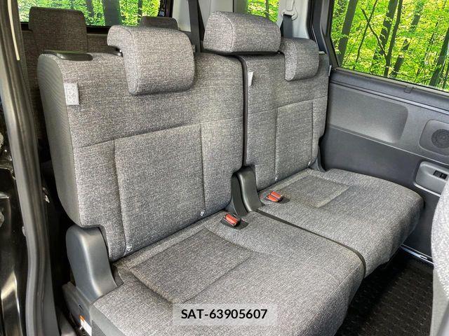 Toyota SIENTA 2022-10 8563535-8
