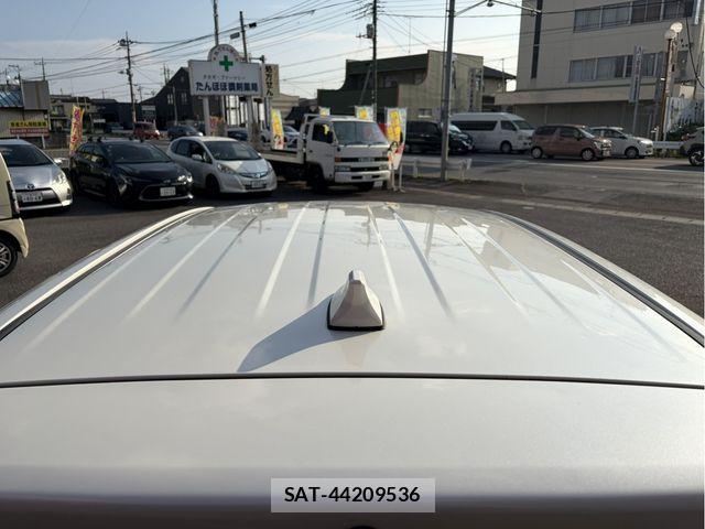 Toyota SIENTA 2015-09 8563542-10