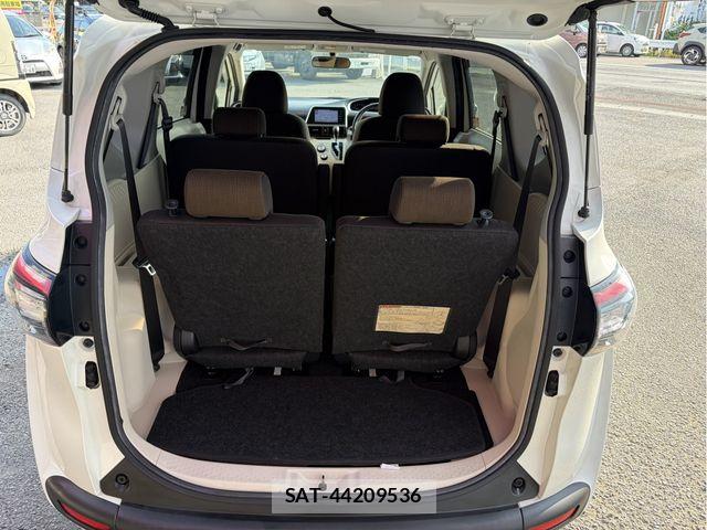 Toyota SIENTA 2015-09 8563542-11