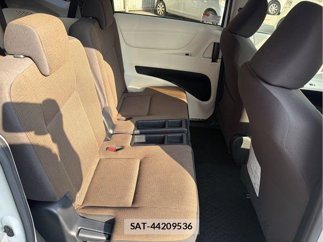 Toyota SIENTA 2015-09 8563542-12