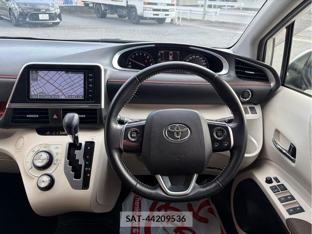 Toyota SIENTA 2015-09 8563542-14