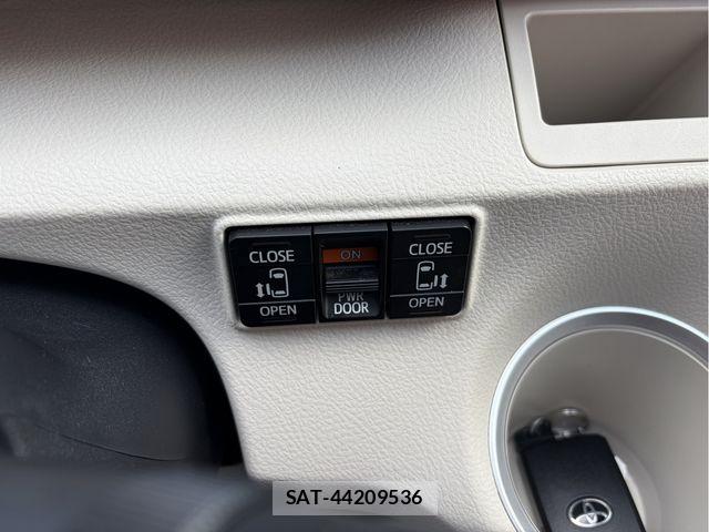 Toyota SIENTA 2015-09 8563542-18